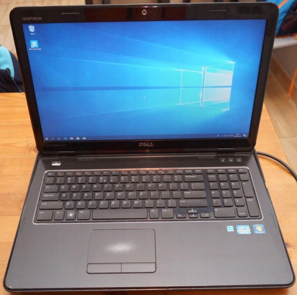 Laptop Dell inspren 7110 4
