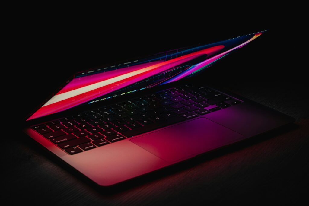 الفرق بين لابتوب الألعاب واللابتوب العادي