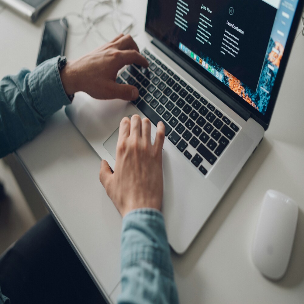 لاب توب إستعمال الخارج