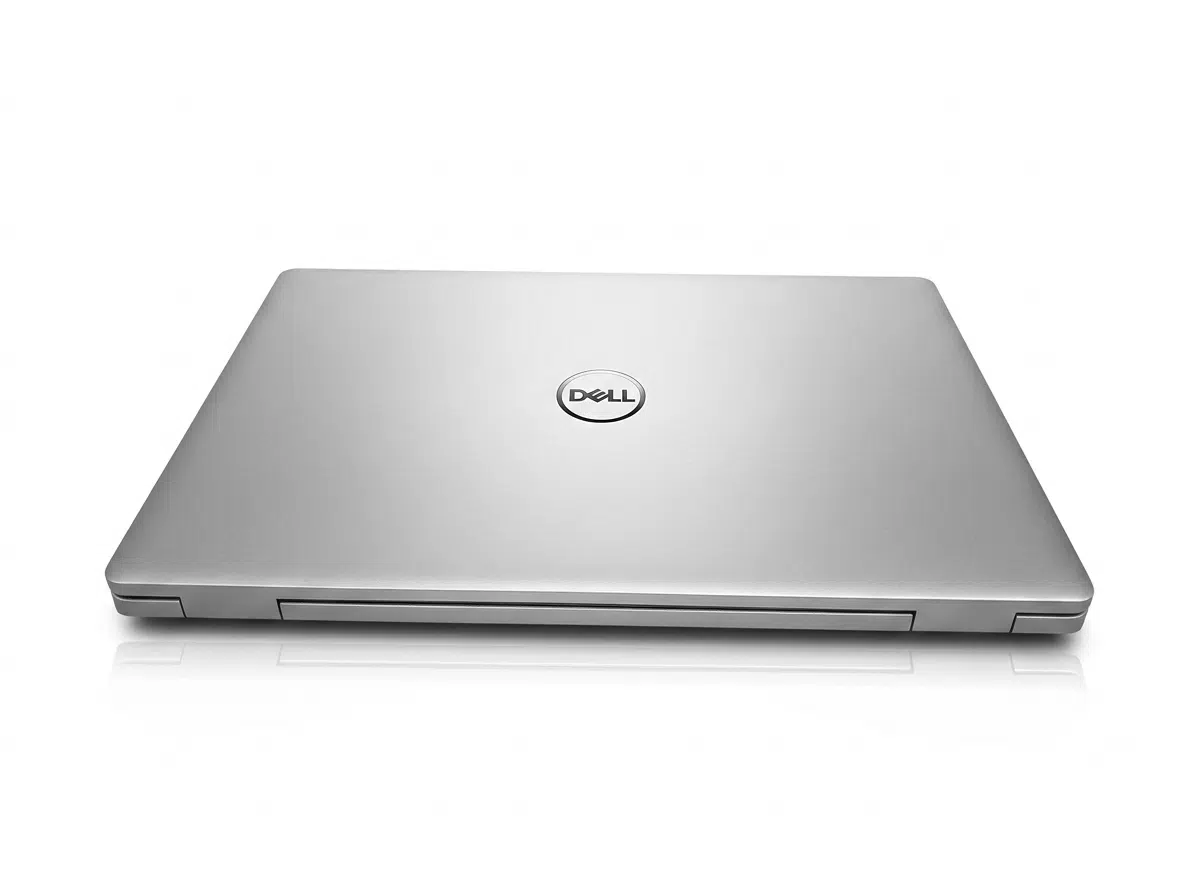 Dell Precision 3561 Close